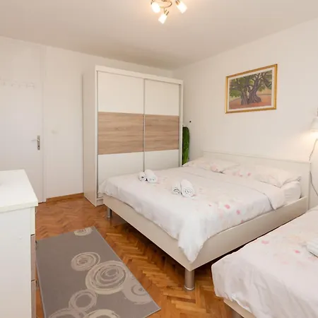 Apartament Happy