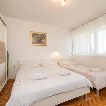 Happy Apartment